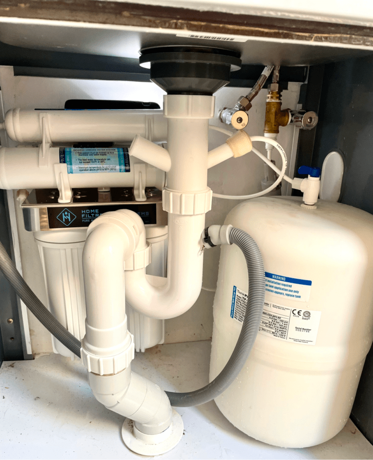 Under sink water filtration system